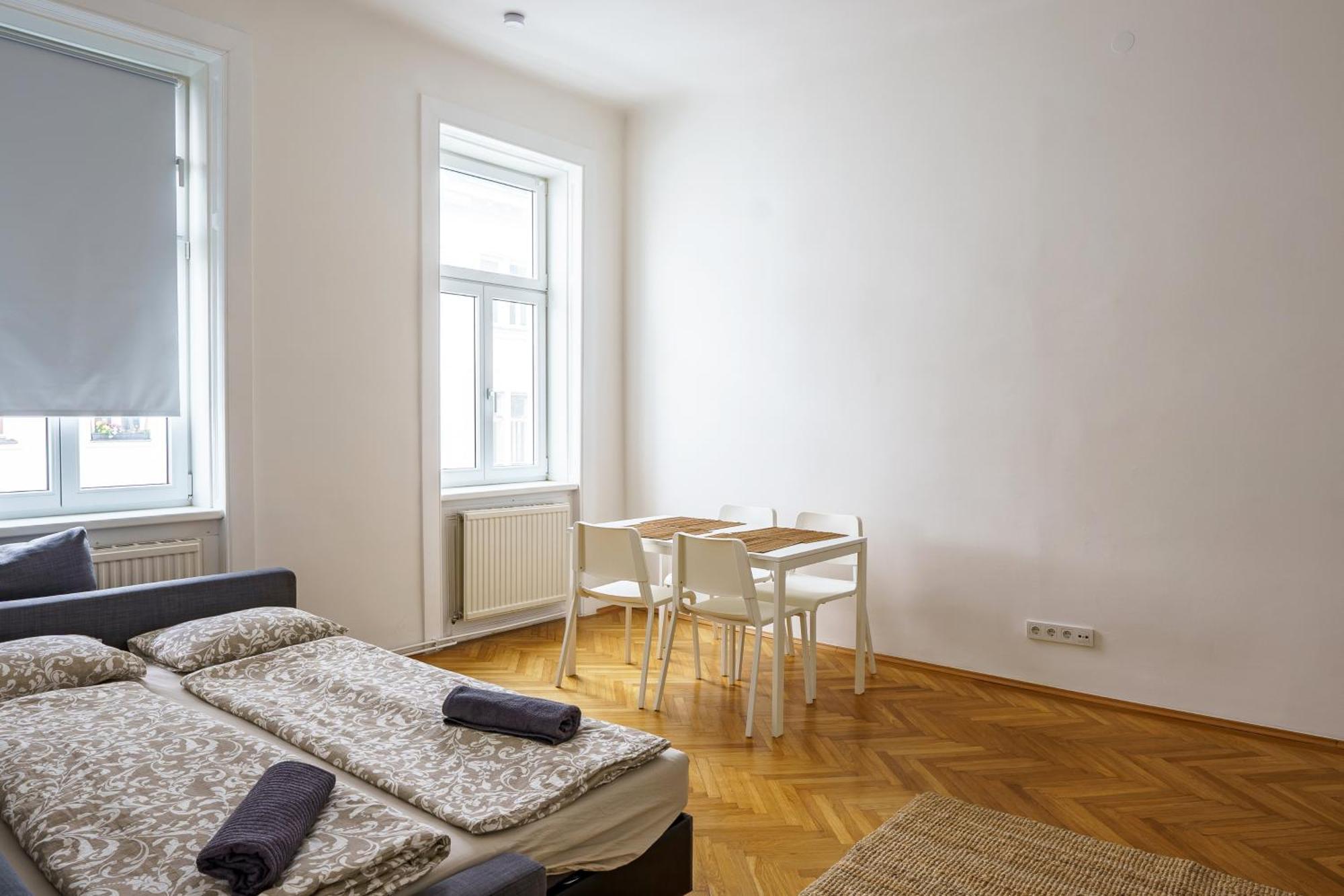 Central Living Apartments - Belvedere Виена Екстериор снимка